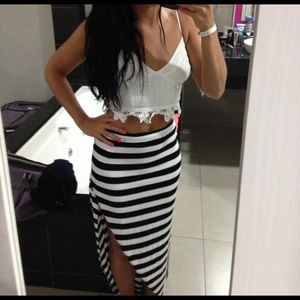 High slit stretchy skirt!